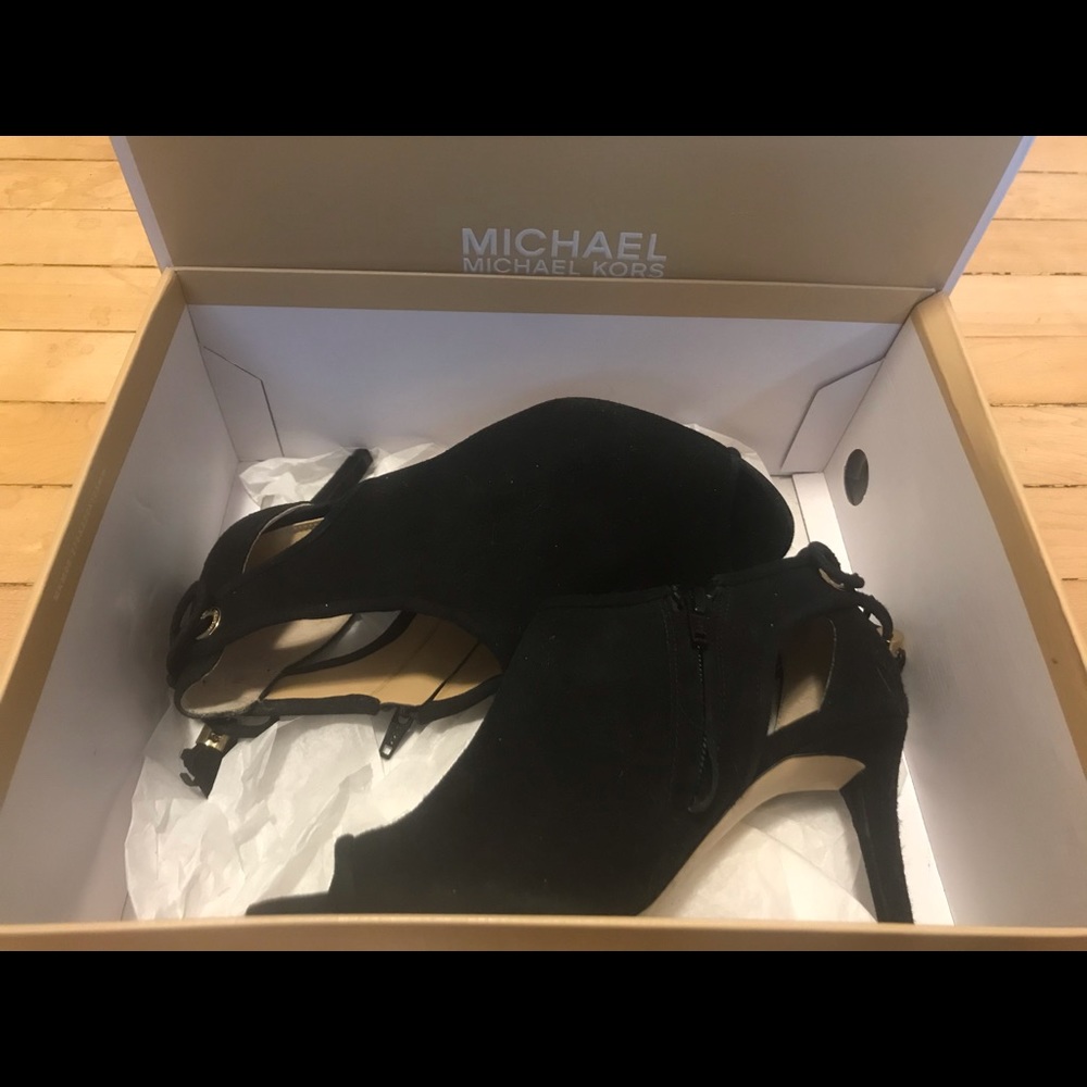 💥new Michael Kors Jennings suede heels💥 - Picture 2 of 7